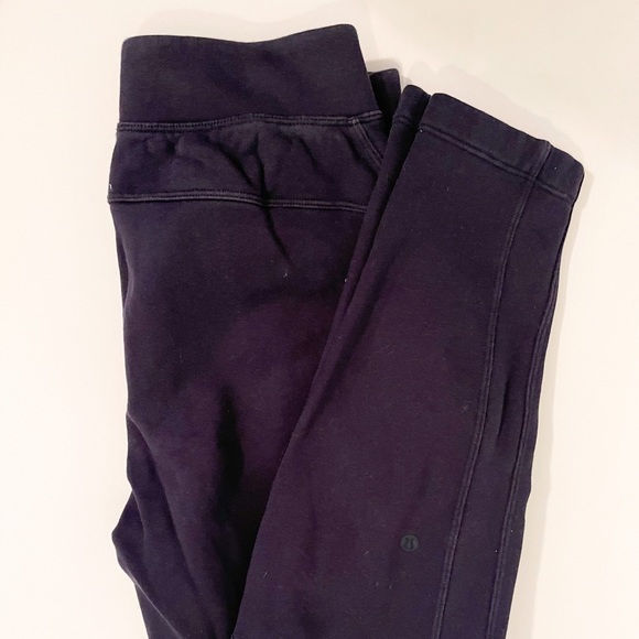 lululemon athletica Pants - Lululemon size 6 navy sweats